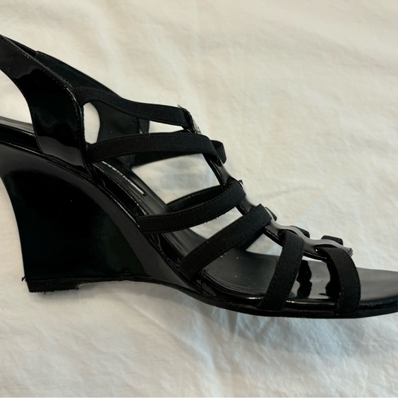 Manolo Blahnik black patent wedge  grosgrain ribbon sandal 6 1/2  excellent cond - Picture 9 of 9